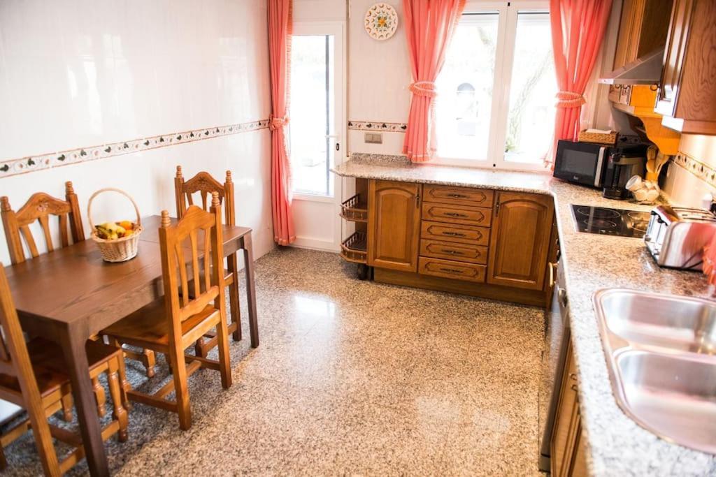 Chalet De 5 Habitaciones En La Sierra De Madrid El Olivo De Miraflores Мірафлорес-де-ла-Сьєрра Екстер'єр фото