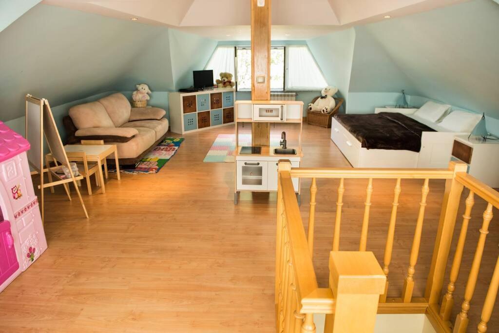 Chalet De 5 Habitaciones En La Sierra De Madrid El Olivo De Miraflores Мірафлорес-де-ла-Сьєрра Екстер'єр фото